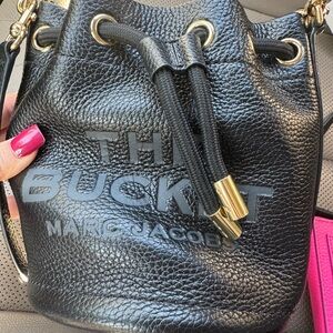 Small Marc Jacobs Bucket Bag (black)